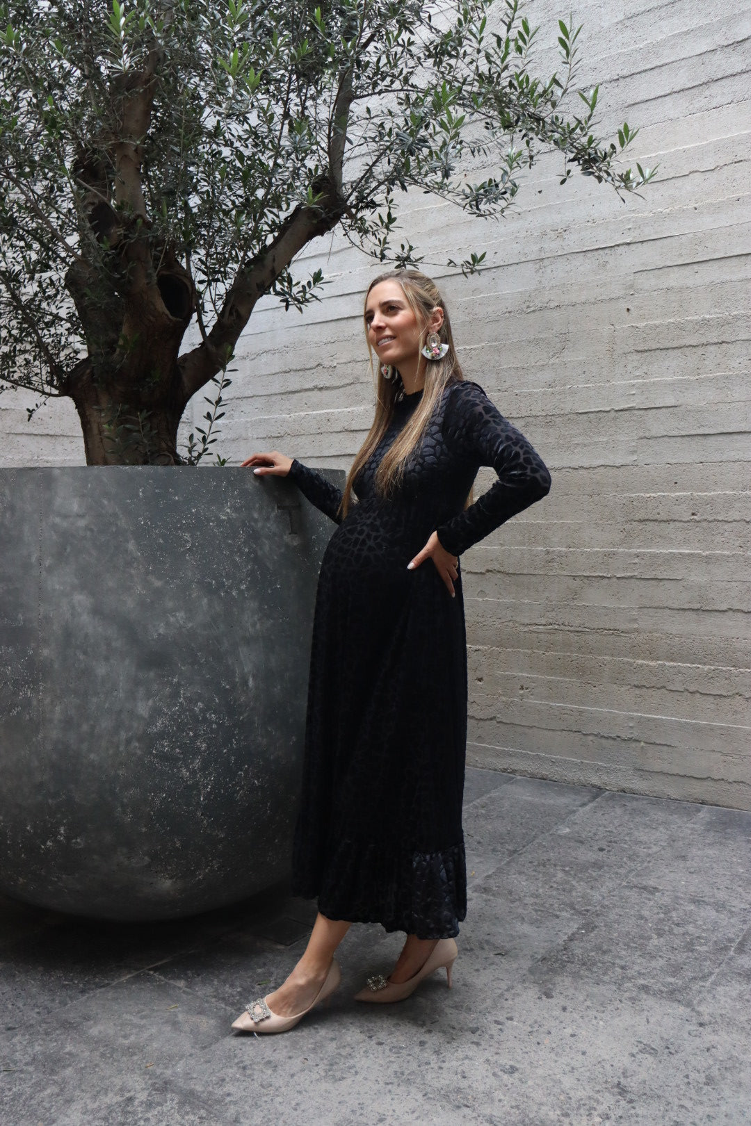 Vestido de maternidad, Gaby, negro terciopelo textura