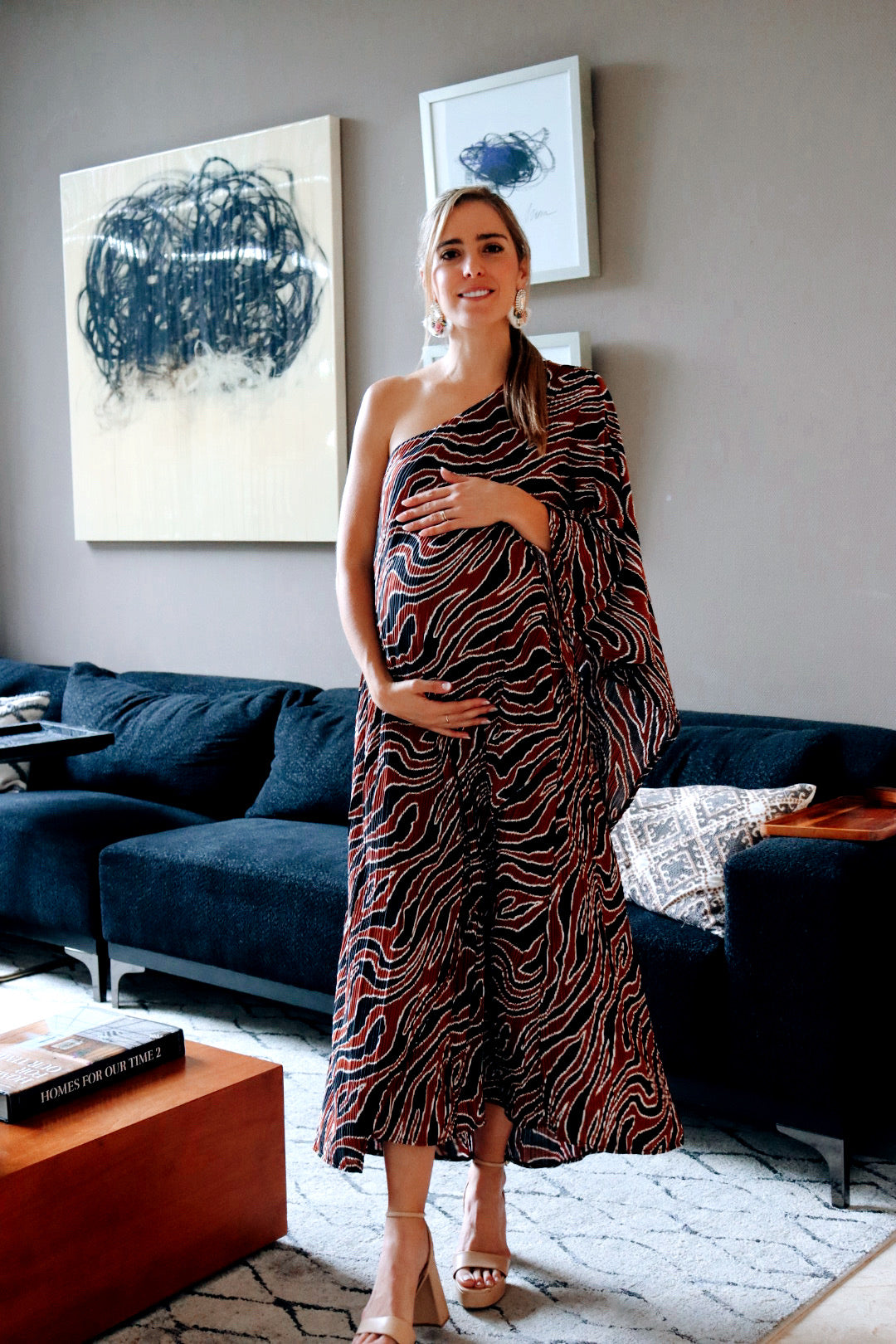 Vestido de maternidad Ilya negro con chedron corrugado