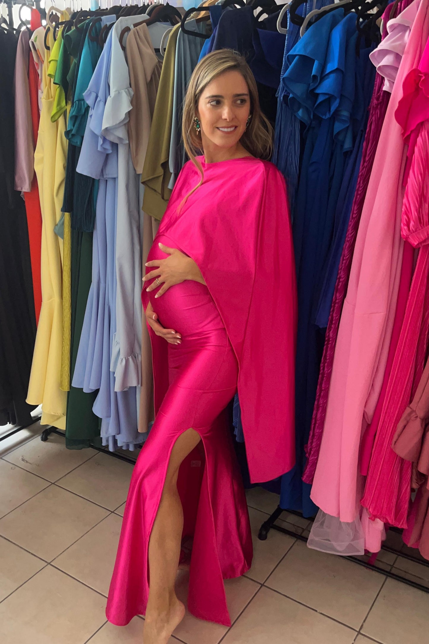 Vestido de maternidad Aline, rosa neón satinado (XCH)