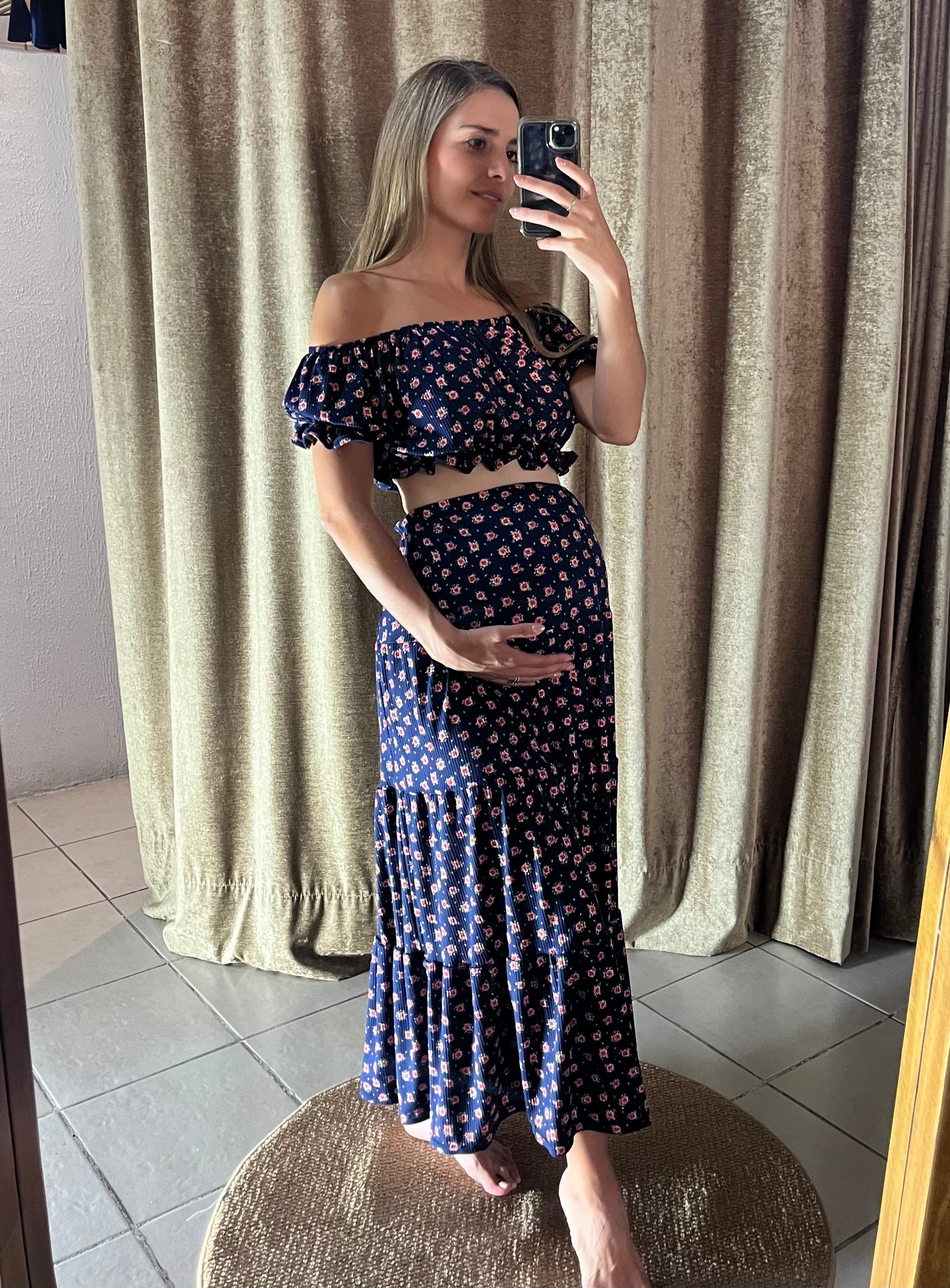 Falda y top de maternidad, florecitas azules