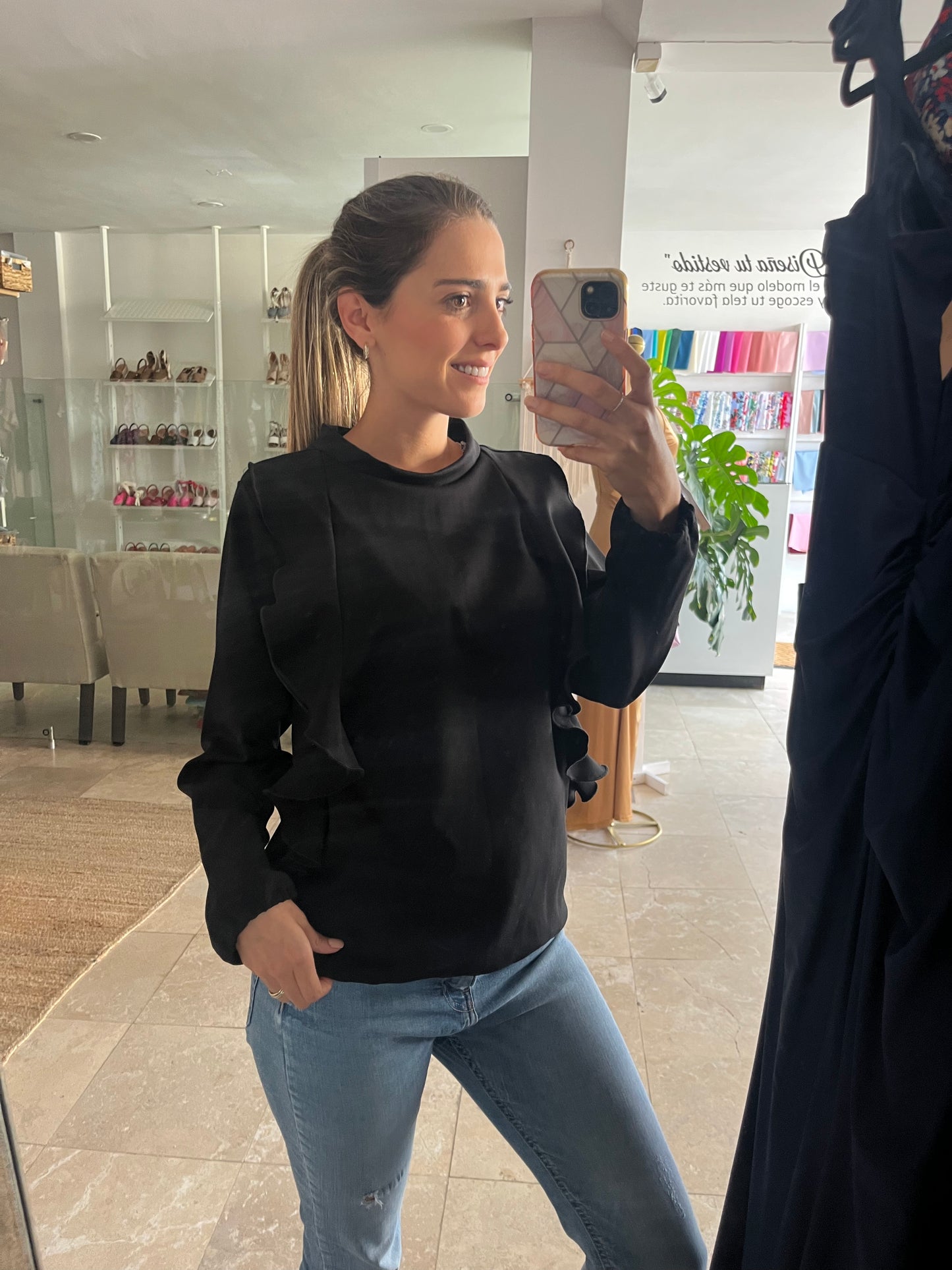 Suéter/blusa de maternidad y lactancia olanes, negro