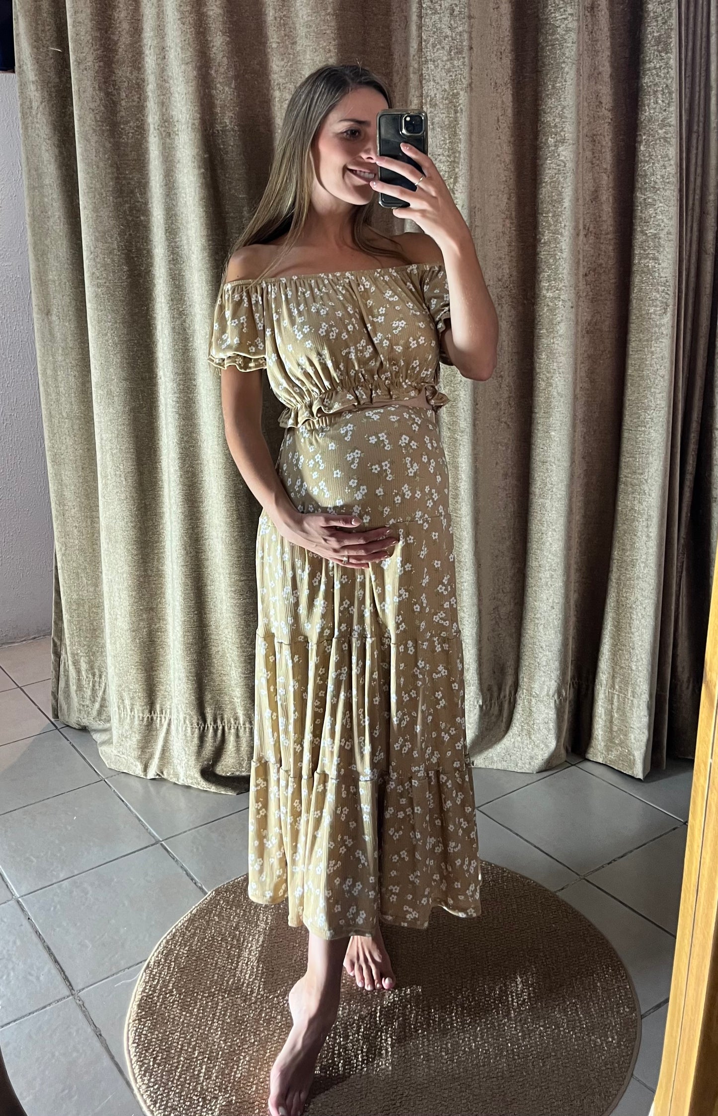 Falda y top de maternidad, florecitas beige