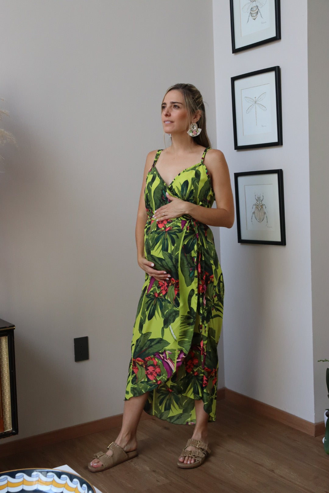 Vestido de maternidad, tirantes flores vivas