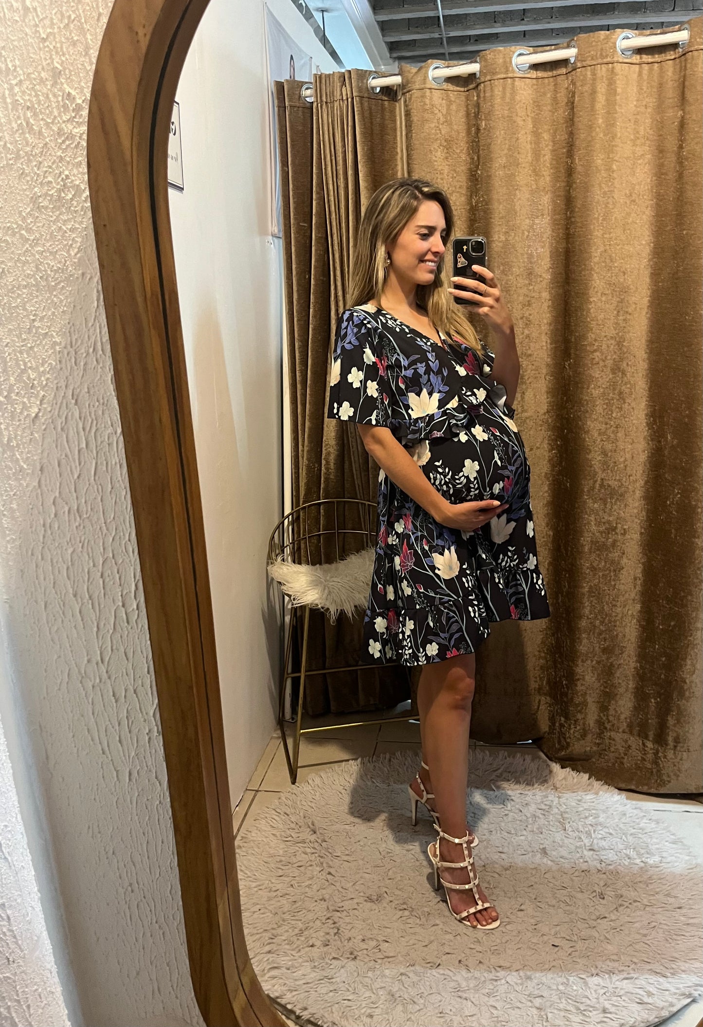 Vestido maternidad Karina negro flores blancas