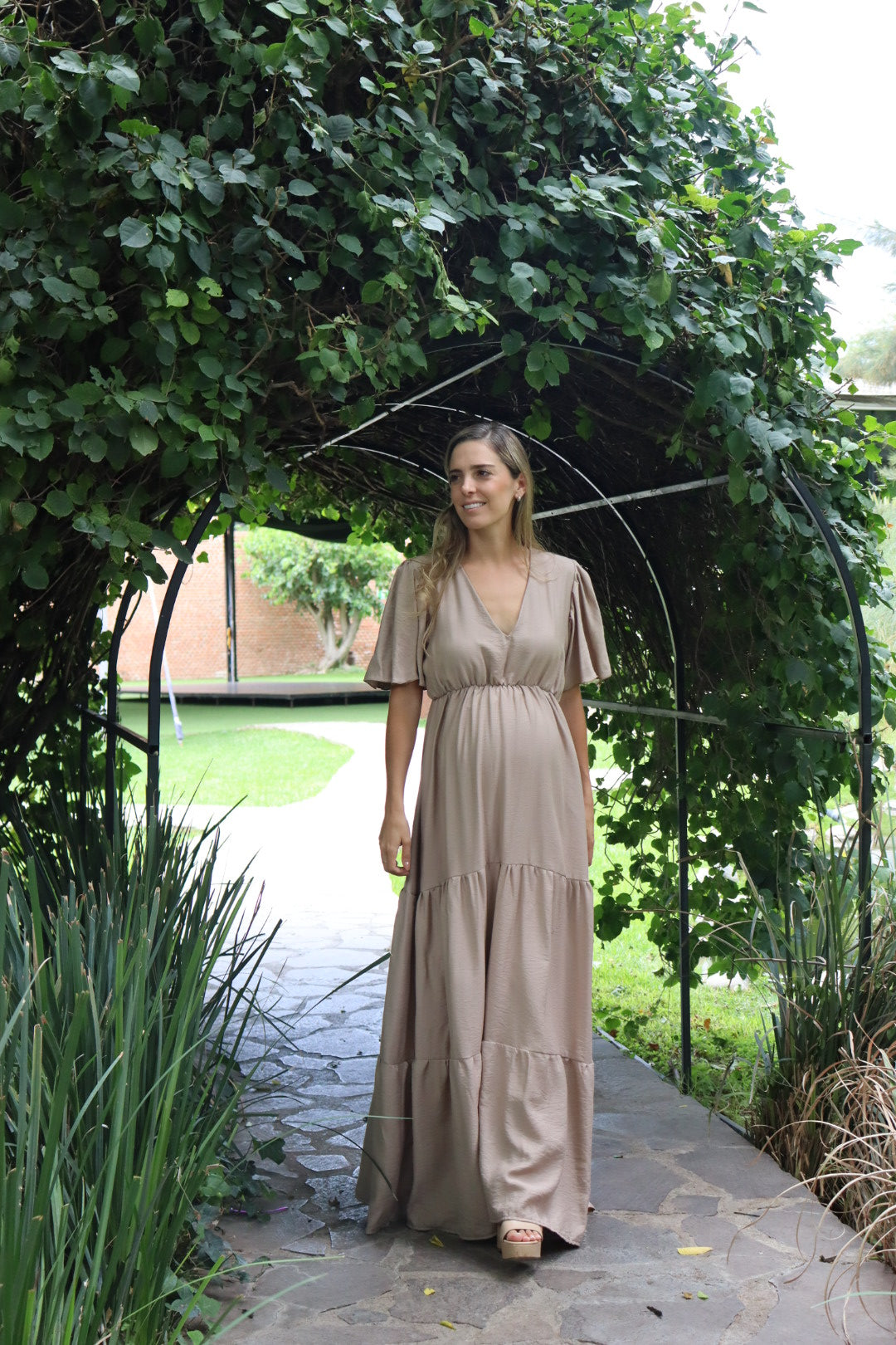 Vestido de maternidad Sofia Dalia beige