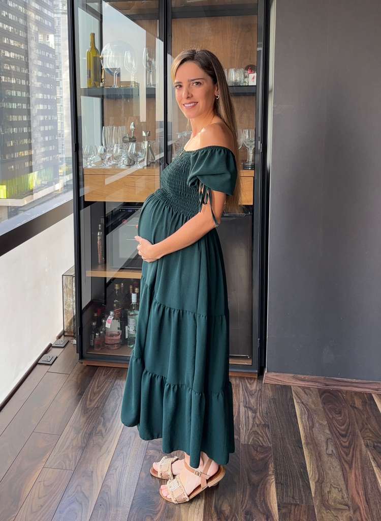 Vestido de maternidad verde bandera