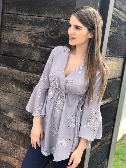 Blusa de maternidad, Loretta Bucarelli