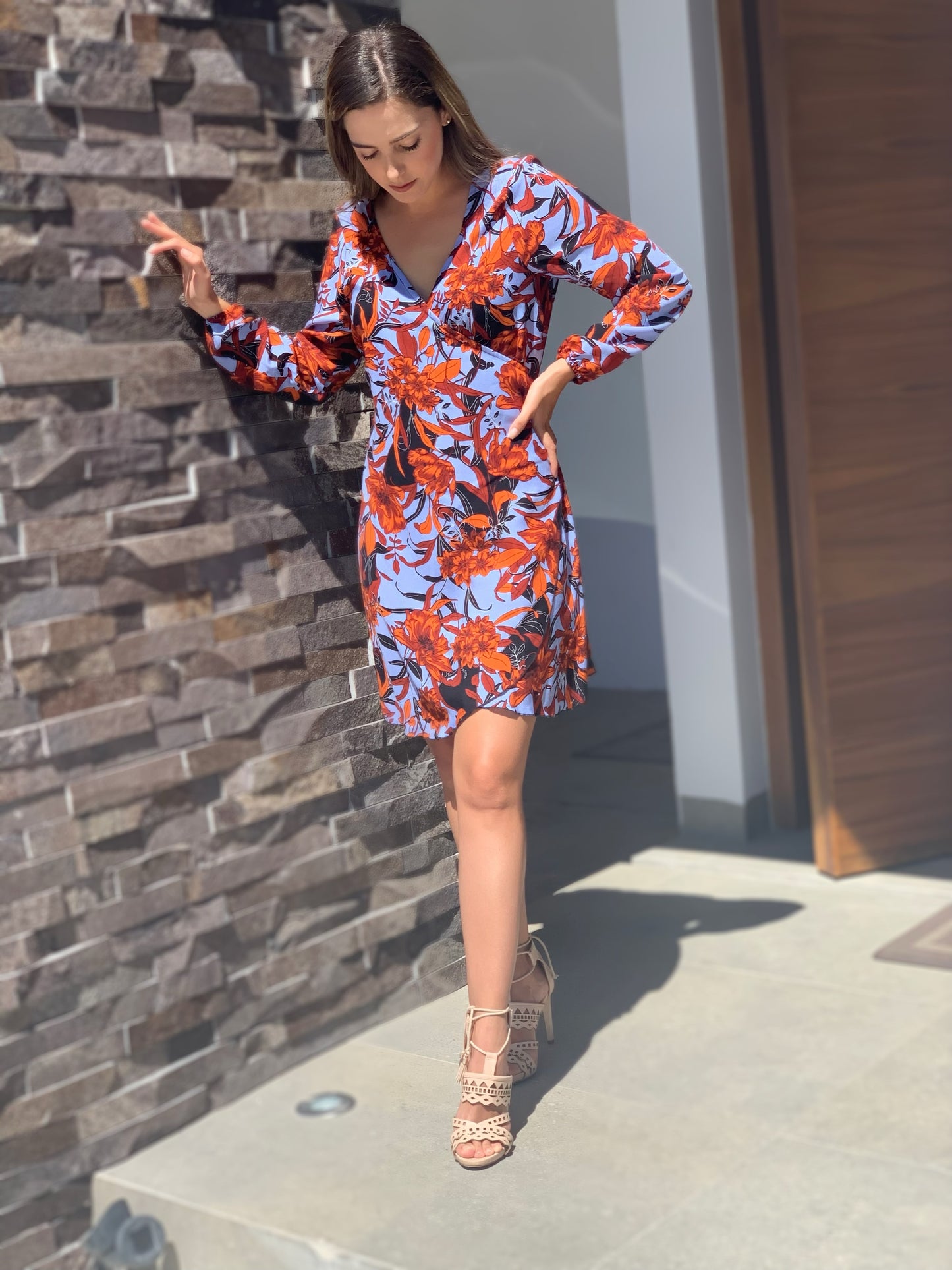 Vestido de maternidad Natalia, azul flores naranjas