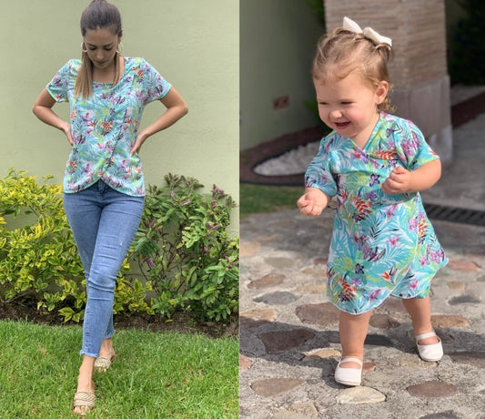 Matching blue flowers aqua