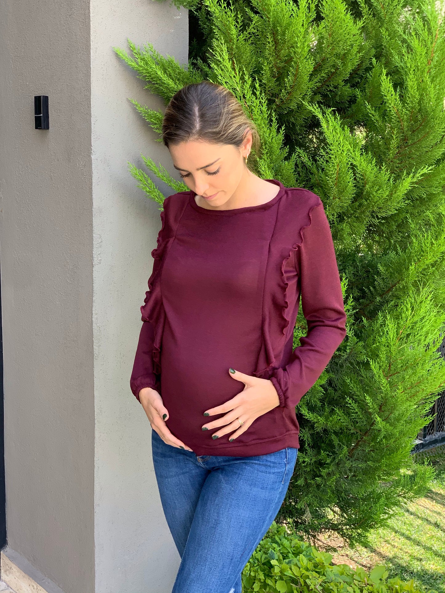 Vino pregnancy and lactation sweater with ruffles