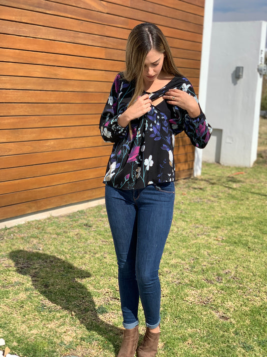 Blusa de lactancia Daniela, negra flores blancas